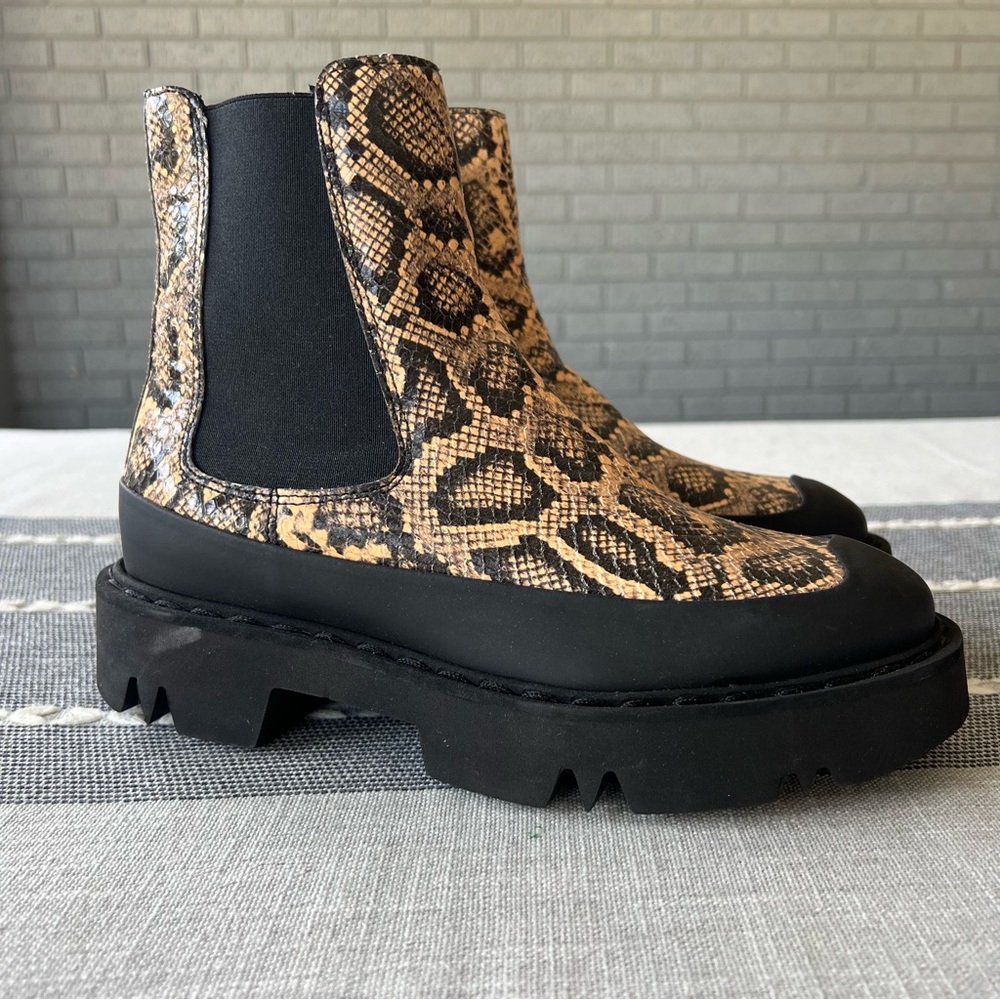 Aquatalia Holly Caramel Snake Leather Chelsea Elastic Lug Boots size 6.5